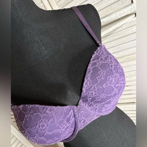 Victoria’s Secret•Purple Lace Ultimate Push Up Convertible Strapless Bra•38C